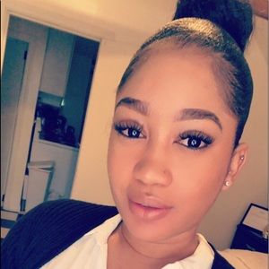 Meet your Posher, Joniece